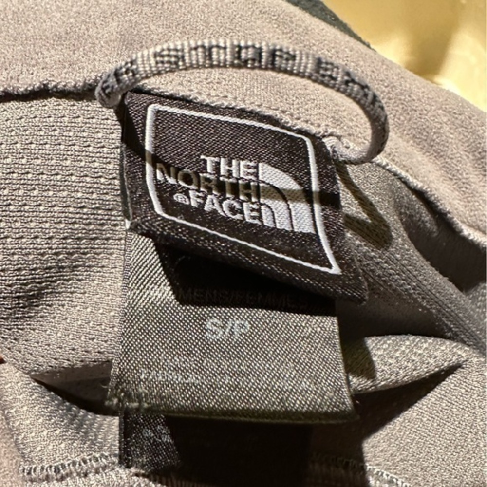 The North Face Women’s Windwall Full Zip Fleece Jacket (Black) - Picture 5 of 7